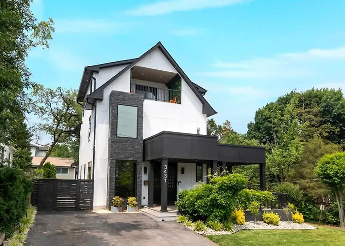 Top Of The Hill Luxury Clarendon 4-Br Homestay Arlington